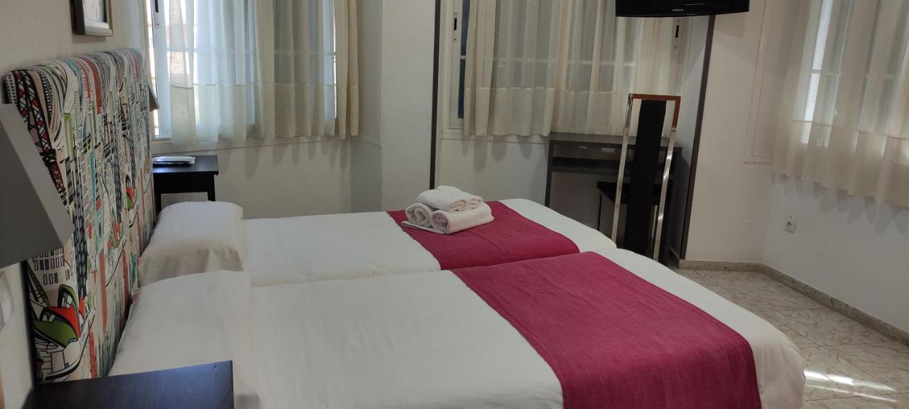 Hostal Dona Isabel 마자다혼다 외부 사진